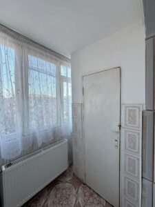 Închiriez apartament cu 2camere decomandat cu loc de parcare în zona Big.
